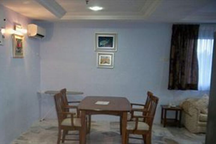 Room 34 of 65