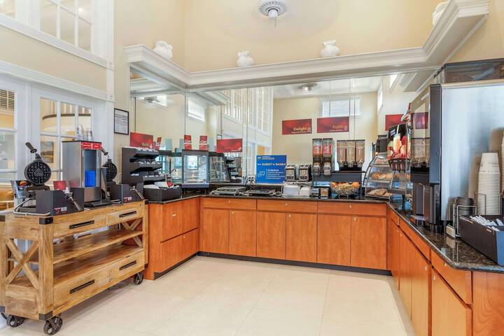 Breakfast area