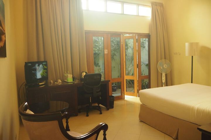 Room 3 of 33