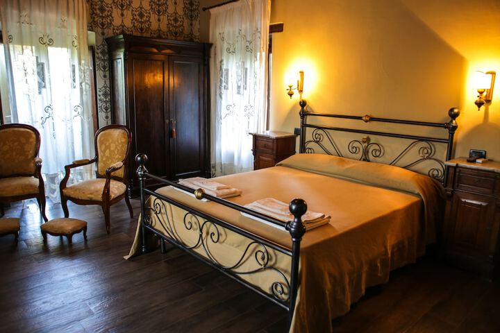 Room 4 of 30