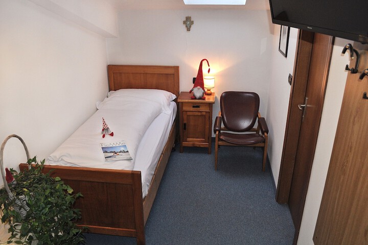 Room 15 of 44
