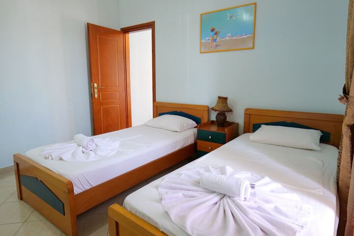 Room 5 of 101
