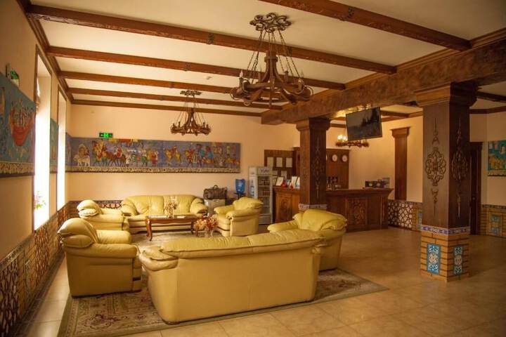 Lounge 58 of 86