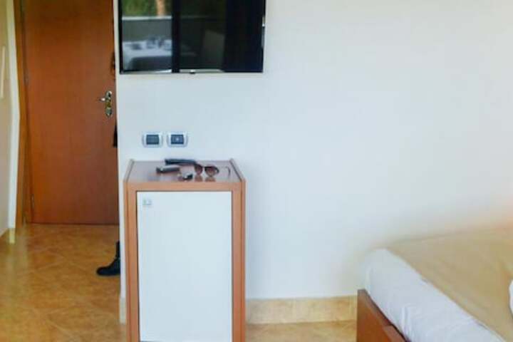 Room 8 of 59