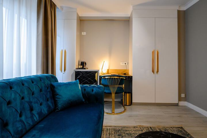 Room 28 of 70