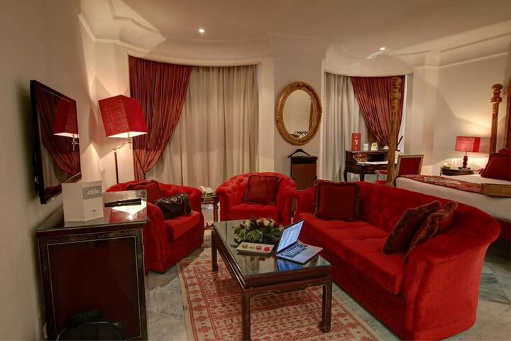 Room 28 of 49