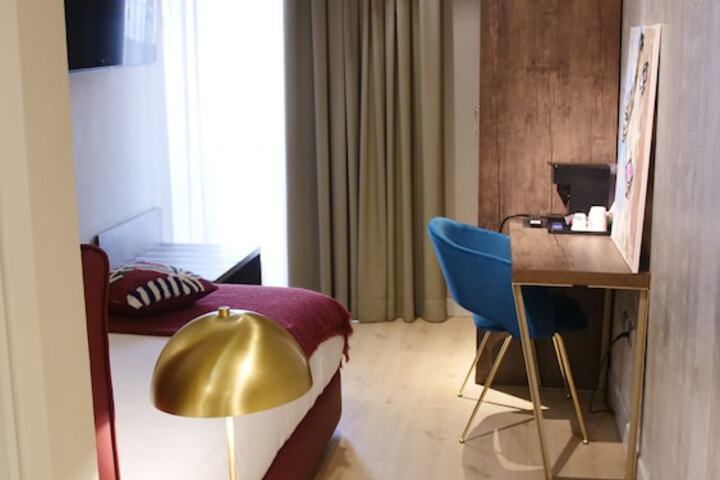 Room 35 of 88