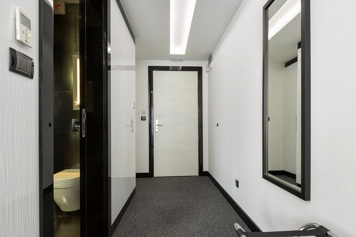 Room 65 of 267