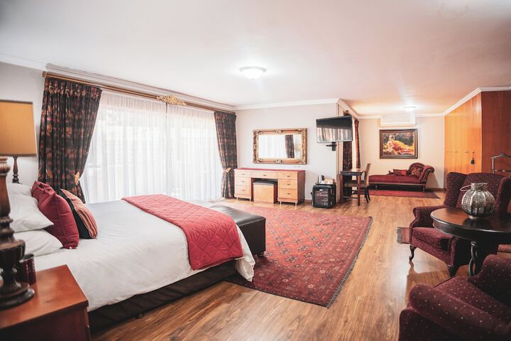 Room 14 of 76