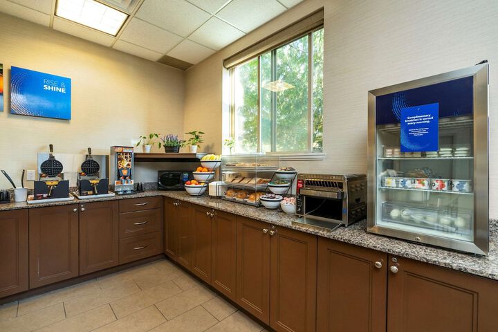 Breakfast/Coffee Service 38 of 55