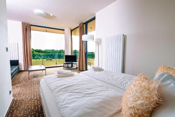 Room 4 of 85