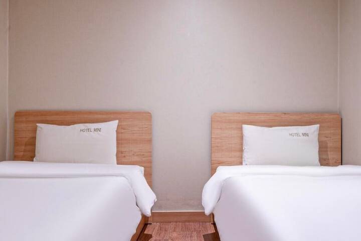 Room 10 of 36