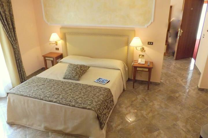 Room 6 of 54