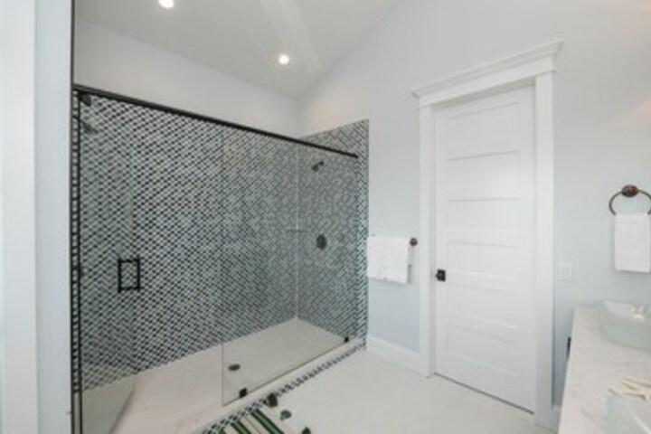 Room 6 of 25
