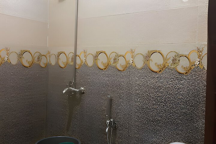 Room 16 of 19