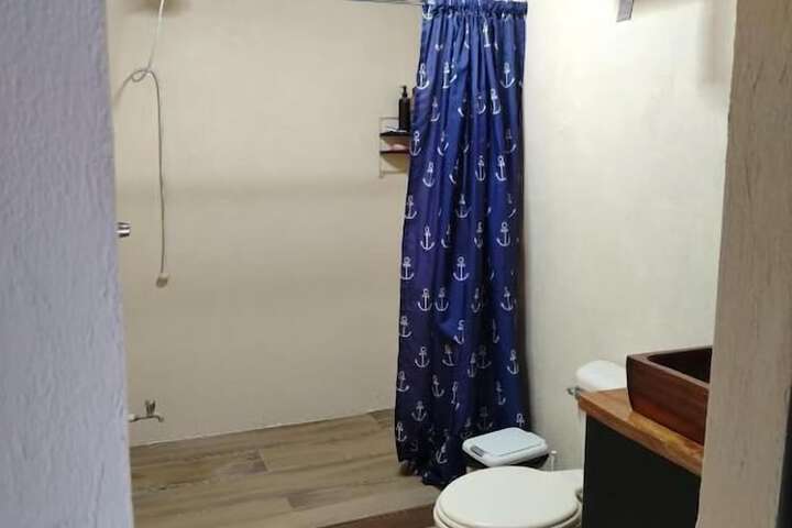 Room 4 of 6