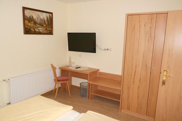 Room 12 of 44