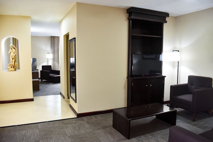 Room 12 of 90