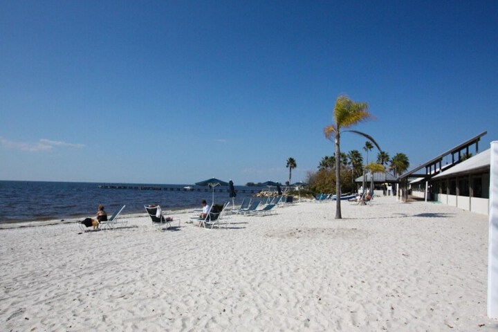 Beach 32 of 45