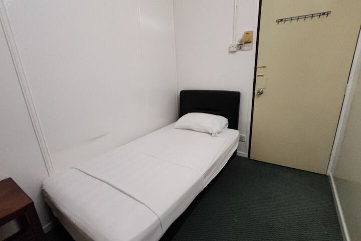 Room 31 of 68