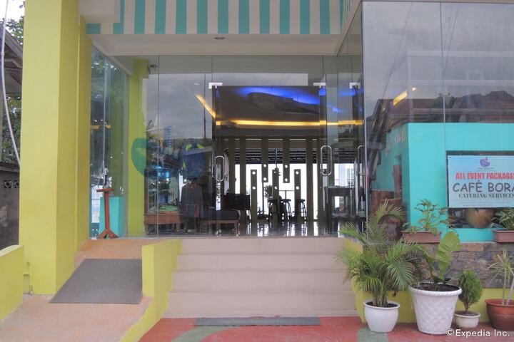 Hotel 52 of 58