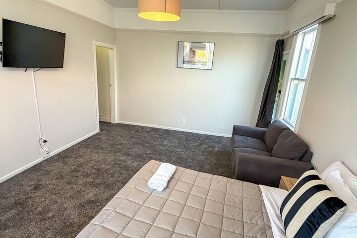 Room 19 of 32