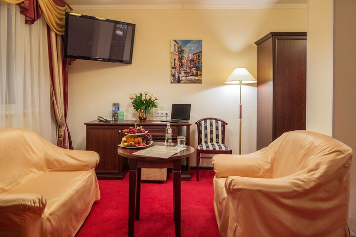 Room 14 of 120