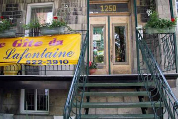 Exterior of Gite du Parc Lafontaine