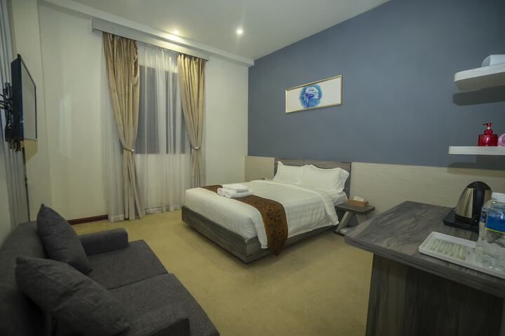 Room 4 of 36