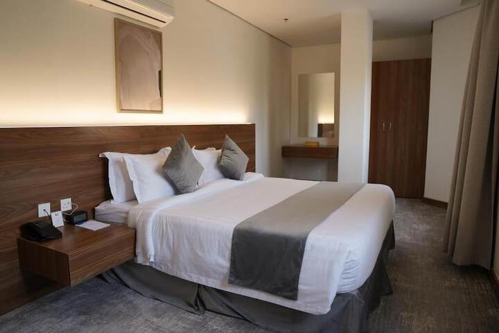 Room 10 of 27