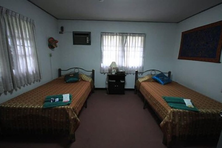 Room 3 of 33