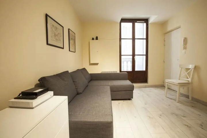 Room 2 of 11