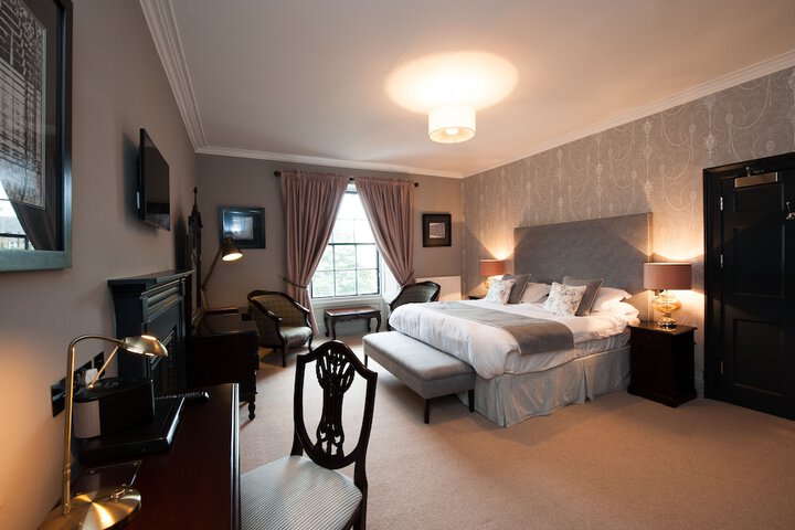 Room 7 of 196