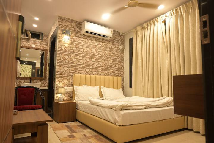 Room 6 of 21