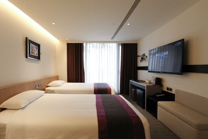 Room 50 of 92