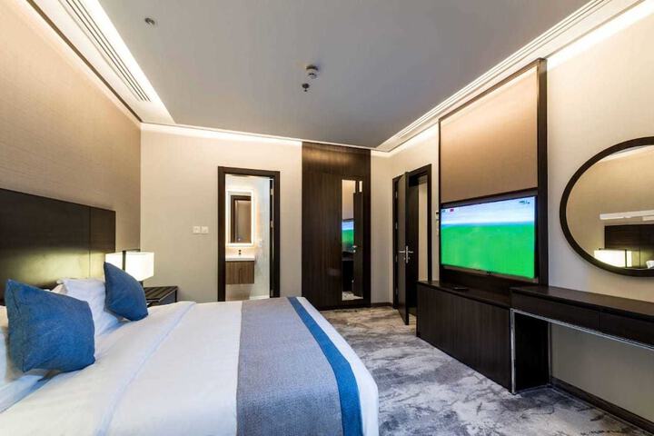 Room 7 of 16