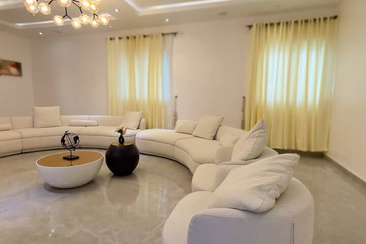 Room 15 of 36