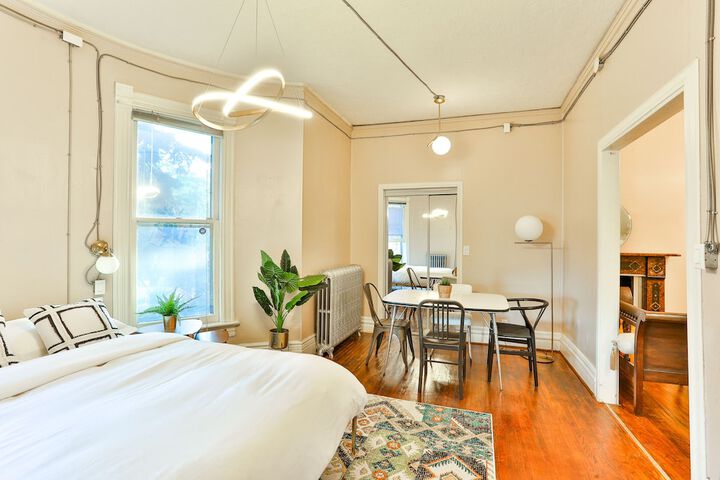 Room 5 of 70