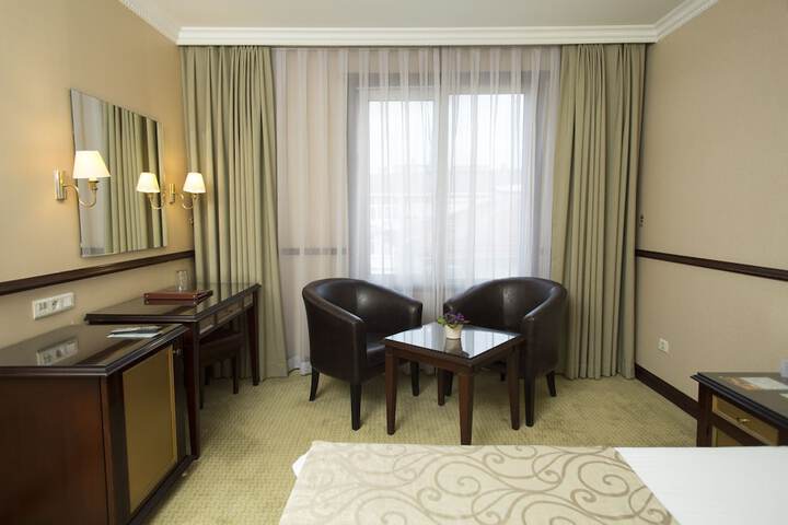 Room 25 of 114