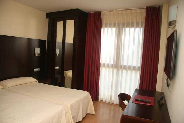 Room 14 of 36
