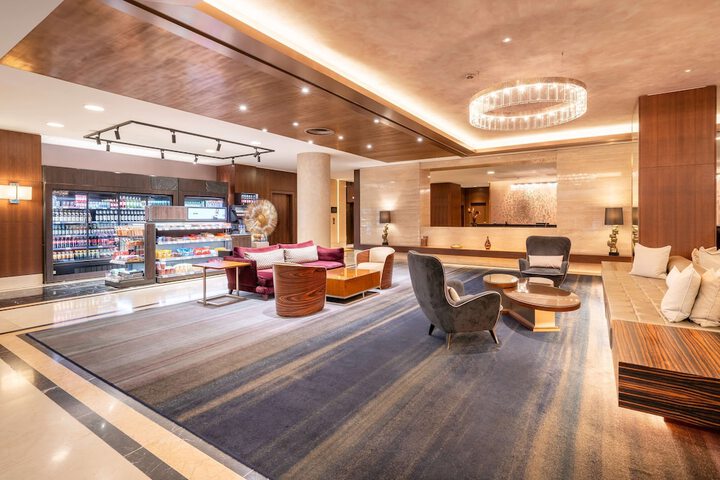 Entrance & Lobby
