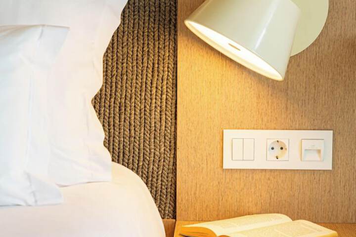Room 16 of 90