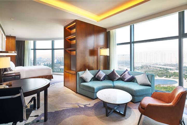 Room 100 of 100