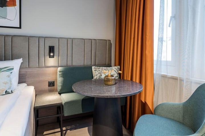 Room 20 of 72