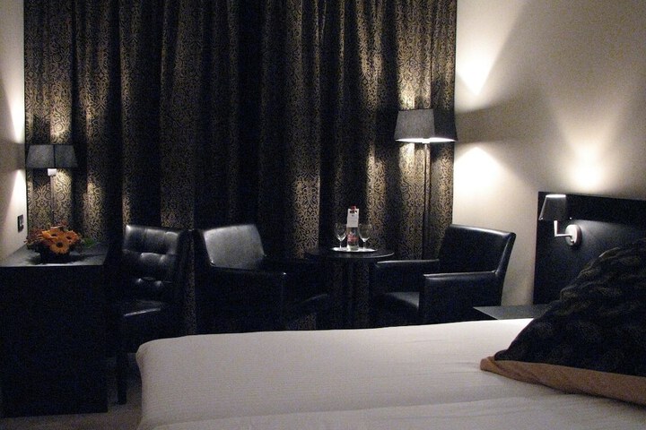 Lounge 58 of 68