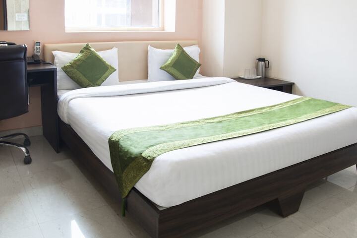 Room 6 of 23