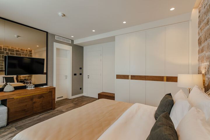 Room 14 of 52