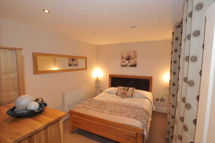 Room 6 of 92
