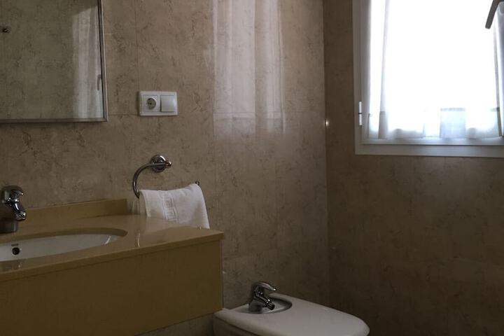 Room 9 of 17