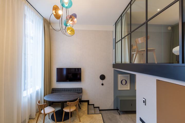 Room 6 of 53